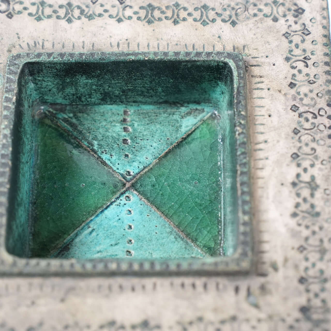 希少 ルート・ブリュック(Rut Bryk)小サイズ陶板(Tuhkavati) 陶板 Rut Bryk