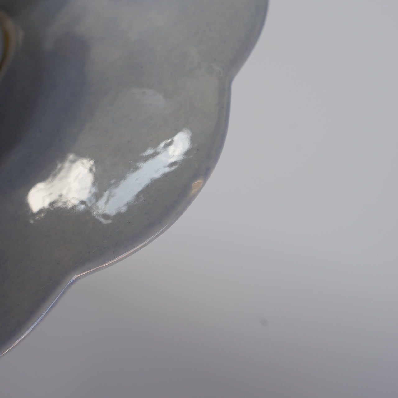 訳あり リサ・ラーソン Kスタジオ マリーン ケーキスタンド ケーキ皿の藍色陶器の詳細アップ画像