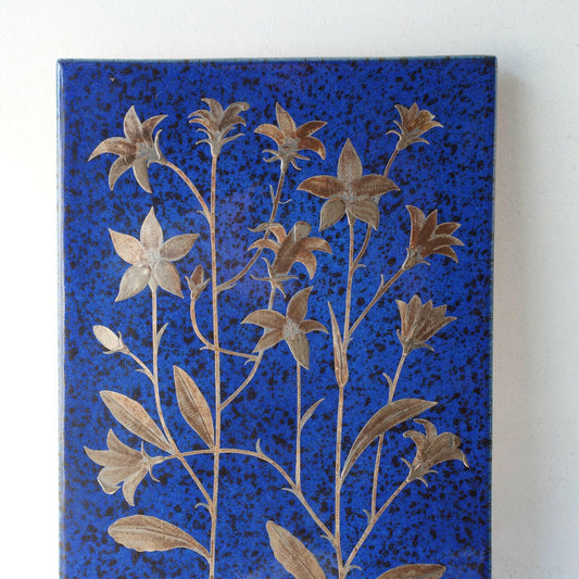 グスタフスベリ ハインツ・エレット カンパニュラ・パチュラの陶板 - 全体像