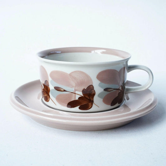 訳あり アラビア(ARABIA)コラーリ(Koralli)ティーカップ&ソーサー - 全体像