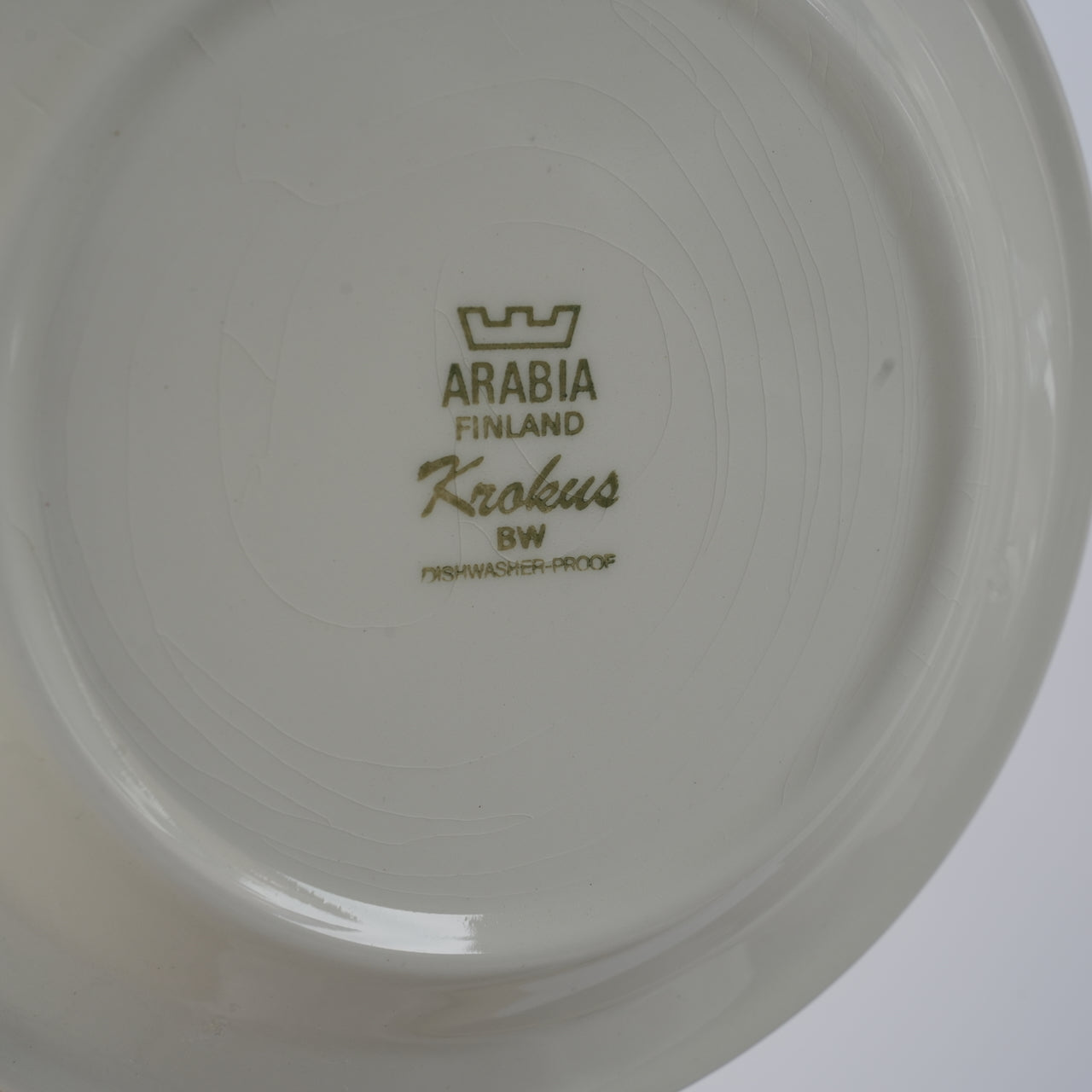 貫入あり ARABIA クロッカス(Krokus)17cmプレート 裏面(バックスタンプ)