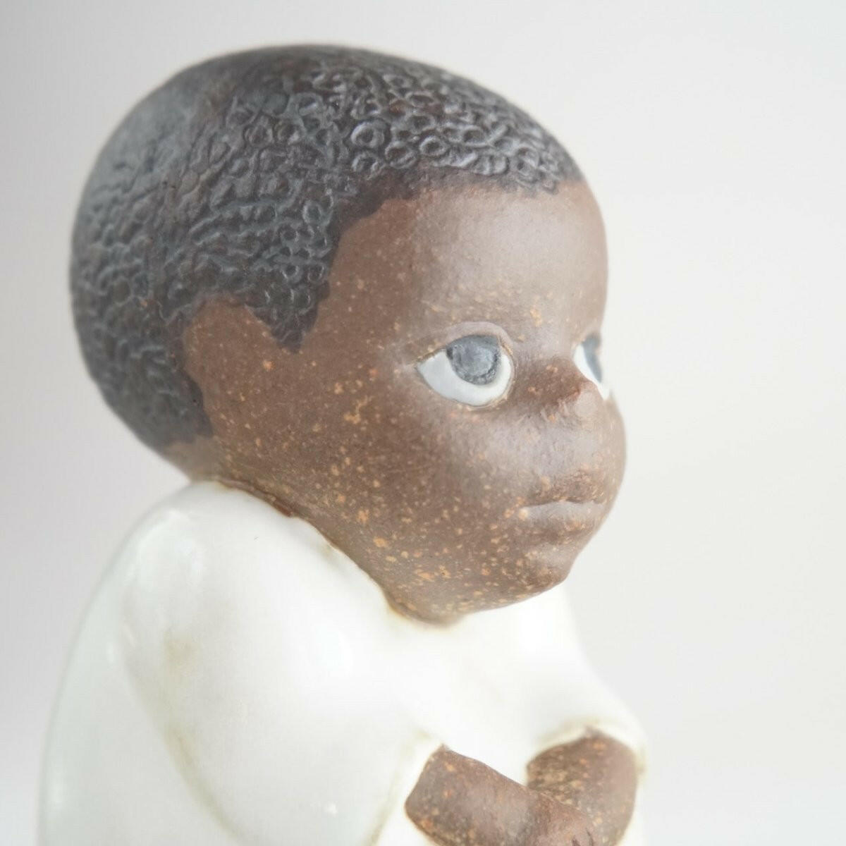 復刻版 リサ・ラーソン(Lisa Larson)世界の子どもたち(All World Children)黒人の子 裏面(バックスタンプ)