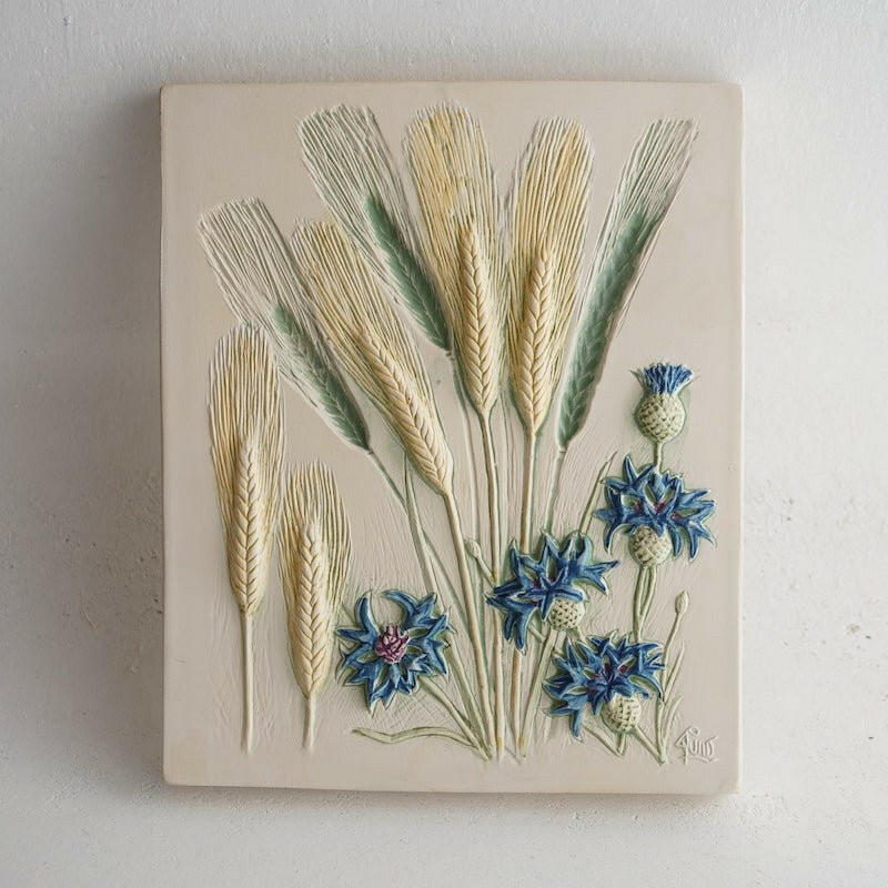 ジイ・ガントフタ 大サイズ陶板 No. 747「ヤグルマギクと稲穂」 - Jie Gantofta - 北欧食器タックショミュッケ