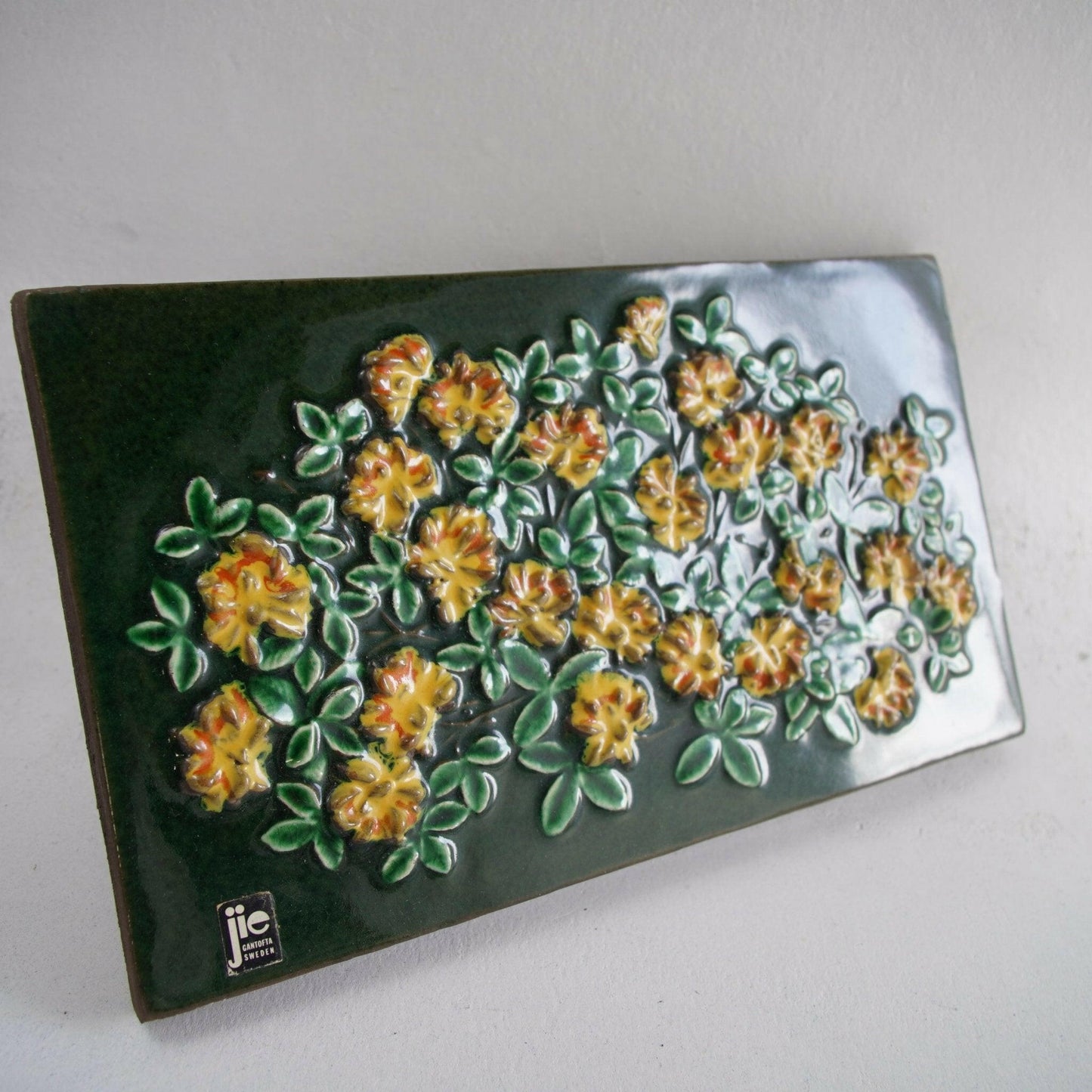 ジイ・ガントフタ 大サイズ陶板 No. 835「ミヤコグサ」 裏面(バックスタンプ)