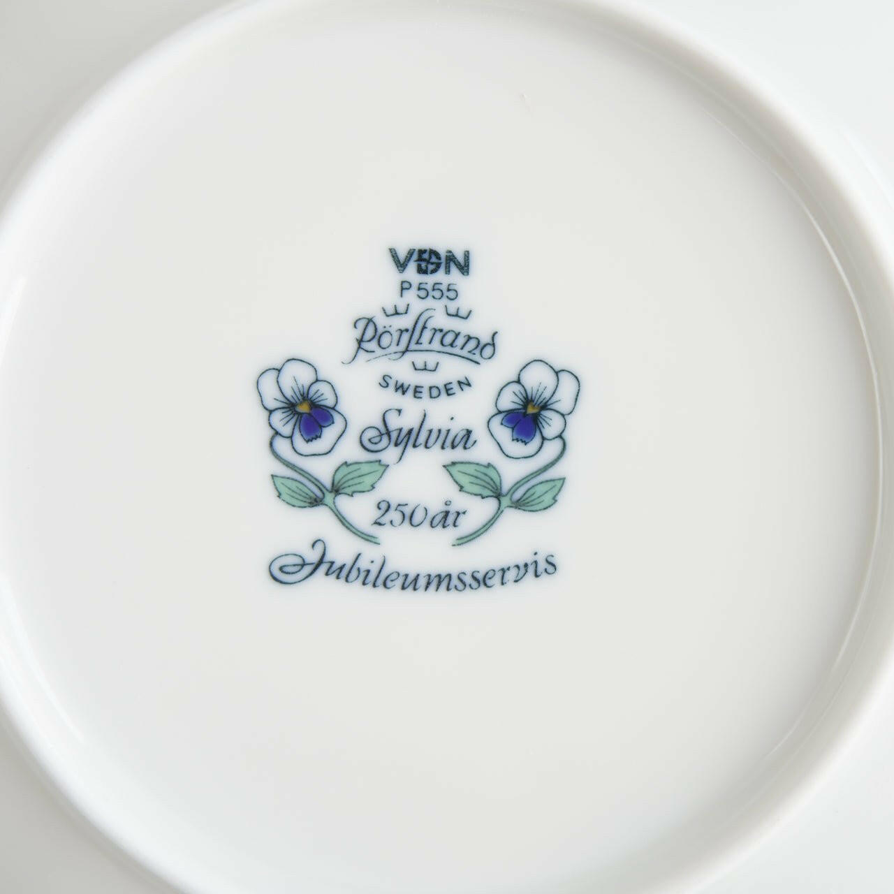 極美品 ロールストランド(Rorstrand)シルビア(Sylvia)カップ&ソーサー&ケーキ皿 トリオ - 北欧食器タックショミュッケ