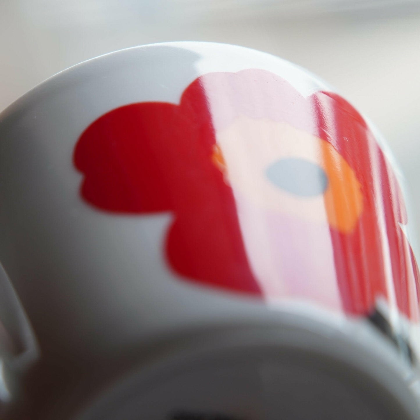 マリメッコ ウニッコ(Unikko)50周年記念モデル カップ&ソーサー 裏面(バックスタンプ)