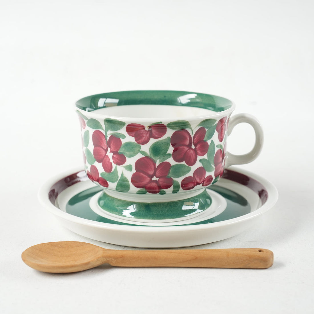 プルプリイェンカ - ARABIAの幻の名作の美とその物語 - 北欧食器タックショミュッケ