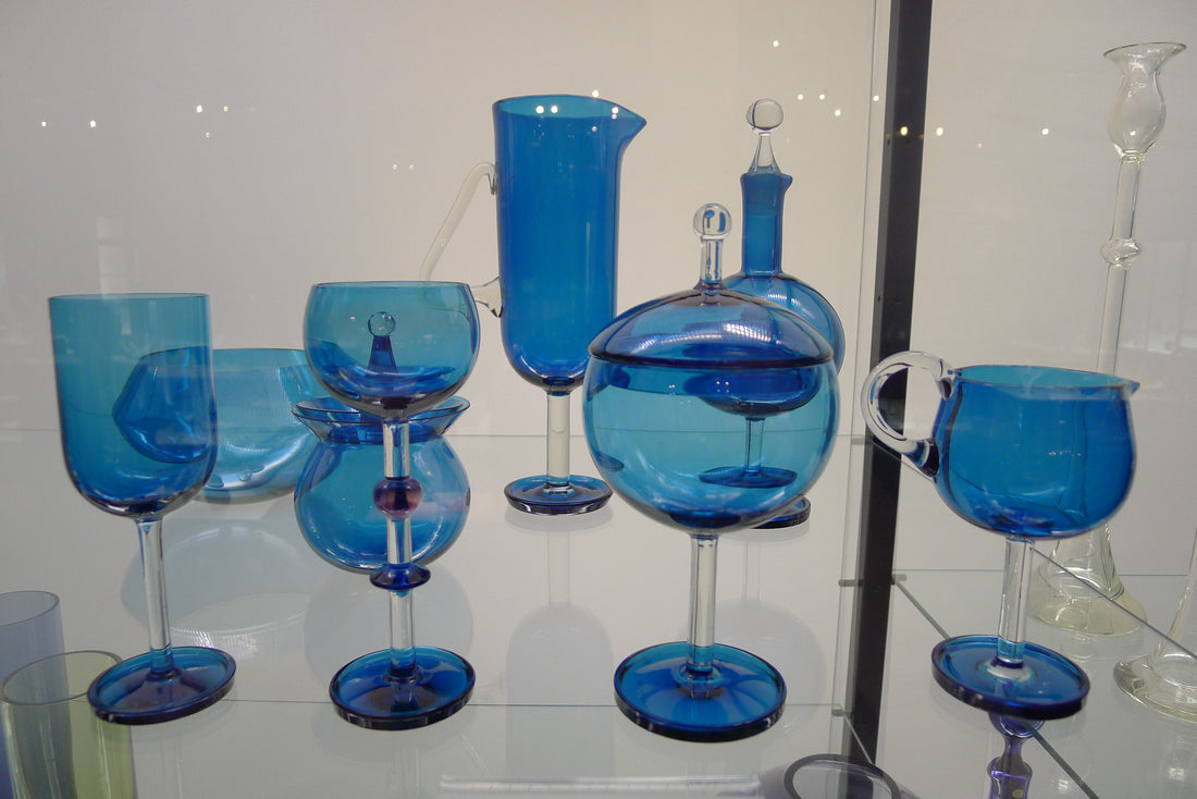 ナニー・スティル完全ガイド｜カプリの色彩をガラスに閉じ込めたフィンランドの革新者