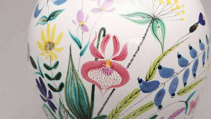 グスタフスベリのファイアンス焼き完全ガイド｜花咲く錫釉陶器の世界