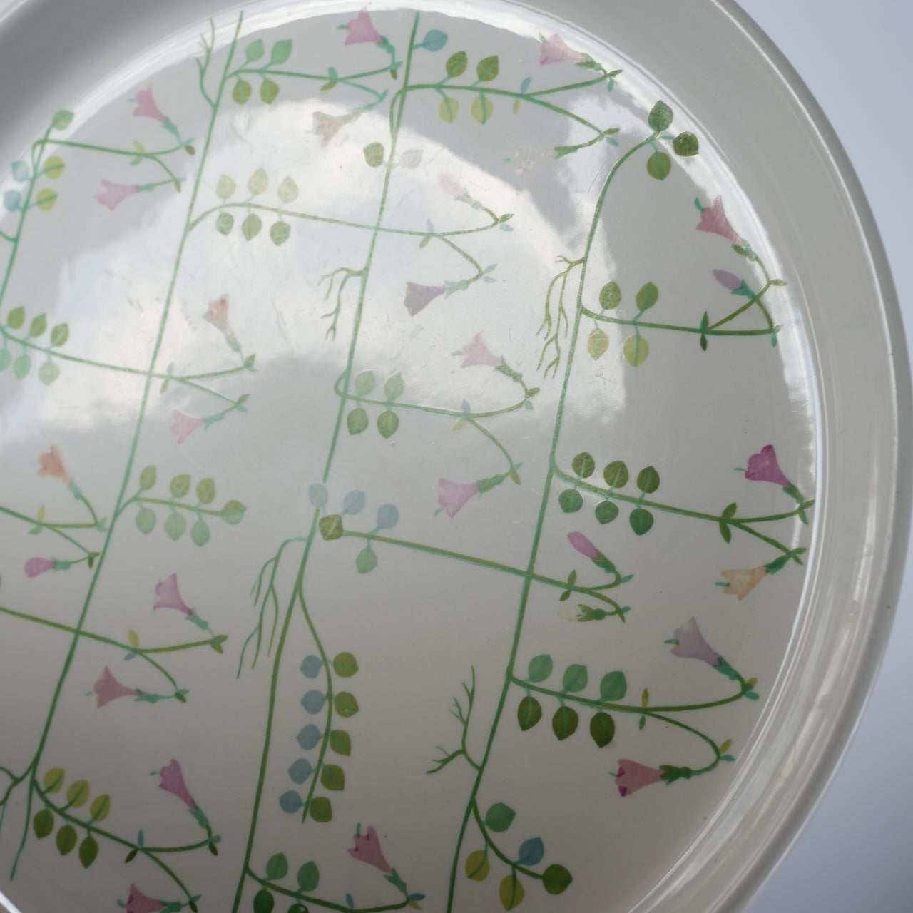 グスタフスベリ リネア（Linnea）プレート 24cm 1 - 北欧食器タックショミュッケ