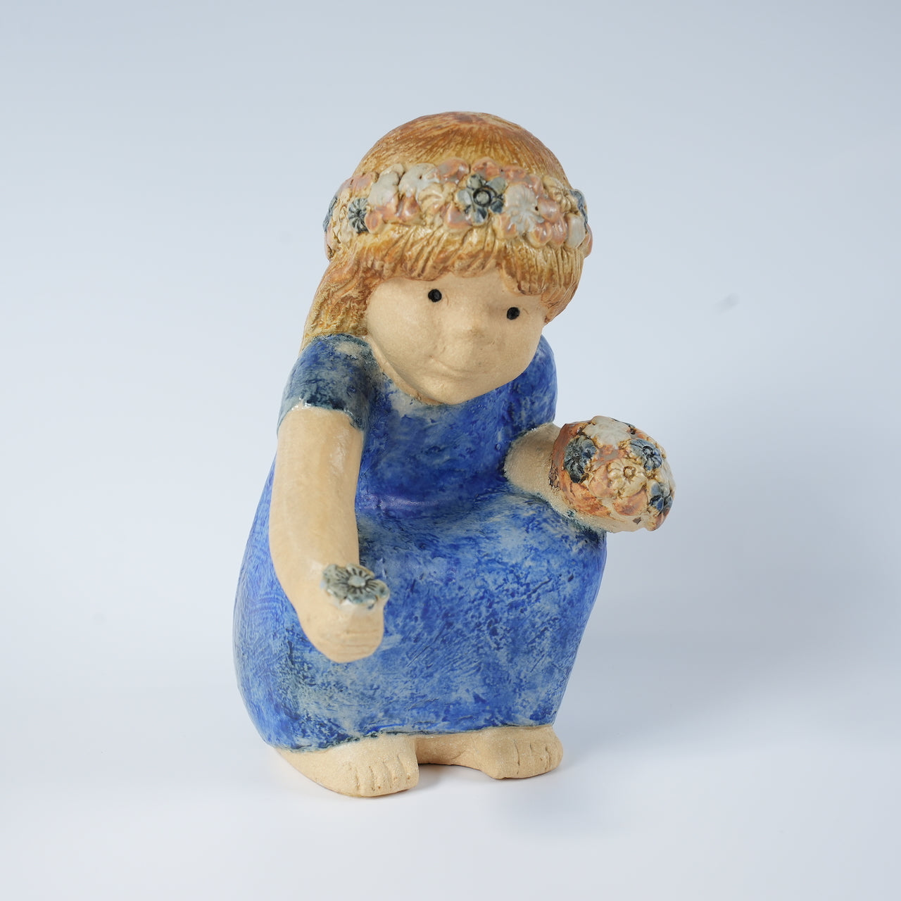 希少 リサ・ラーソン フリーランス作品 花を摘む青い服の少女 置物 Lisa Larson