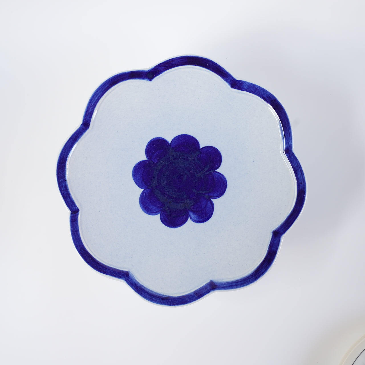 訳あり リサ・ラーソン Kスタジオ マリーン ケーキスタンド ケーキ皿の青い花柄のデザイン