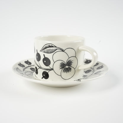 初期モデル アラビア（ARABIA）パラティッシ（Paratiisi）ブラック ティーカップ＆ソーサー - 北欧食器タックショミュッケ