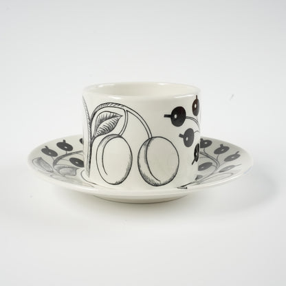 初期モデル アラビア（ARABIA）パラティッシ（Paratiisi）ブラック ティーカップ＆ソーサー - 北欧食器タックショミュッケ