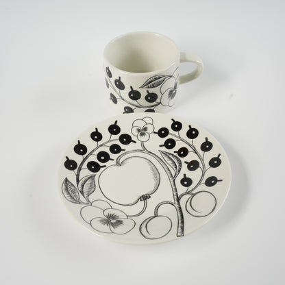 初期モデル アラビア（ARABIA）パラティッシ（Paratiisi）ブラック ティーカップ＆ソーサー - 北欧食器タックショミュッケ