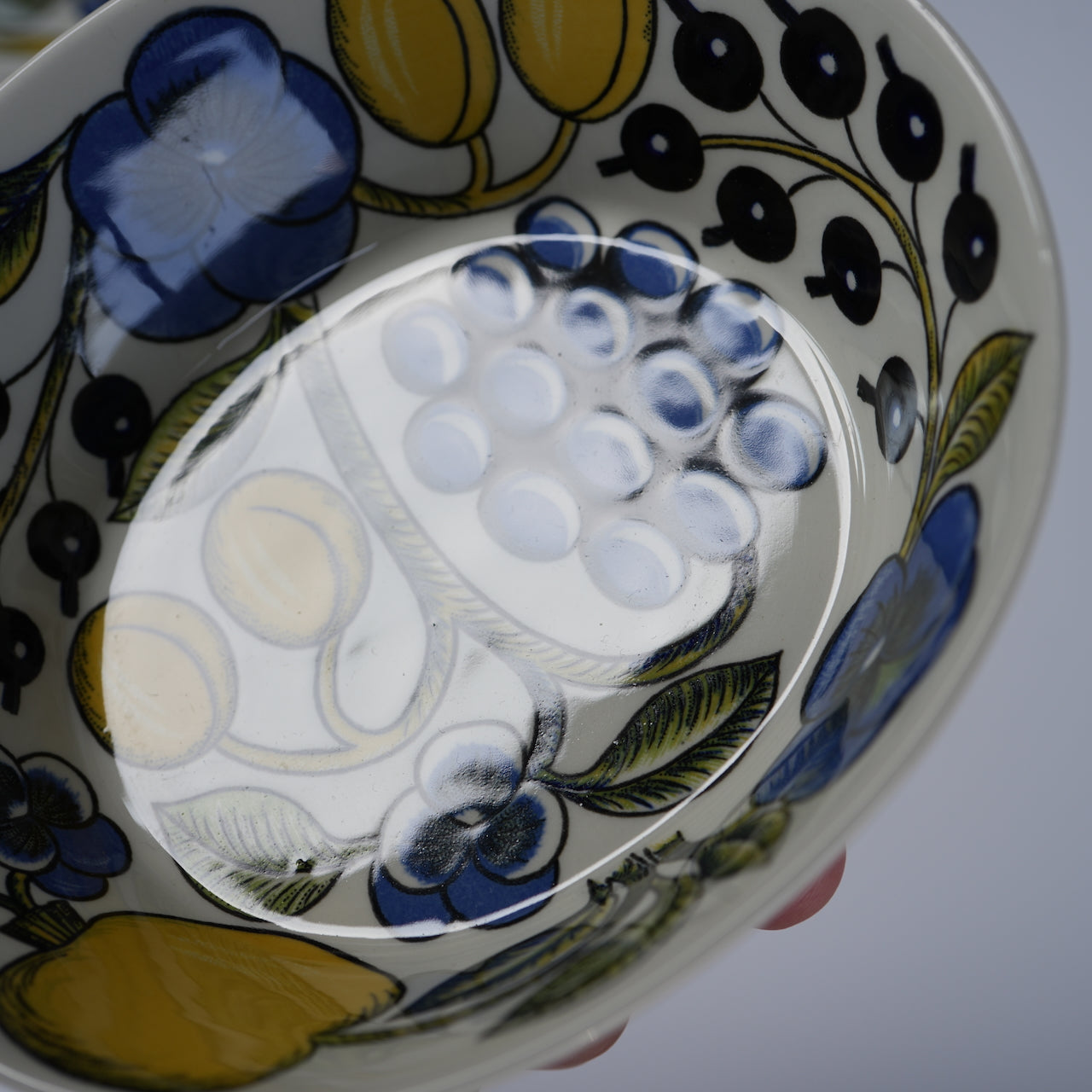 希少【ヴィオラロゴ】ARABIA（アラビア）パラティッシ（Paratiisi）ボウル 17cm 1 - 北欧食器タックショミュッケ