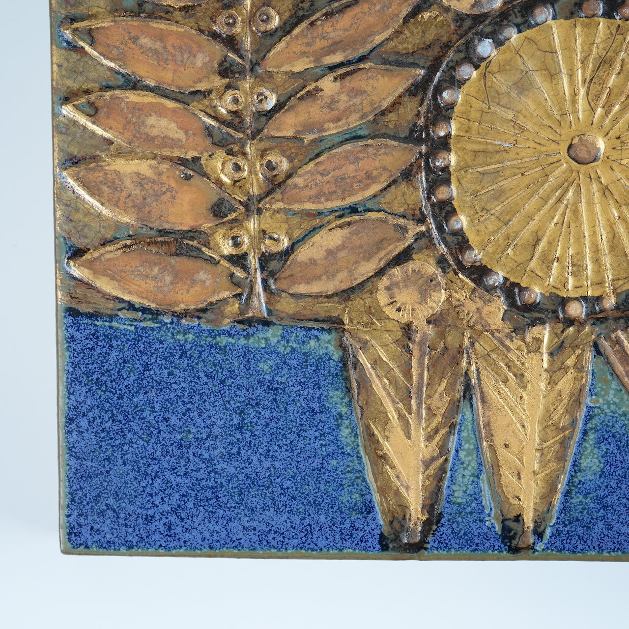 希少色 リサ・ラーソン グスタフスベリ 黄金色の雄鶏（Tuppfågel）の陶板 - 北欧食器タックショミュッケ