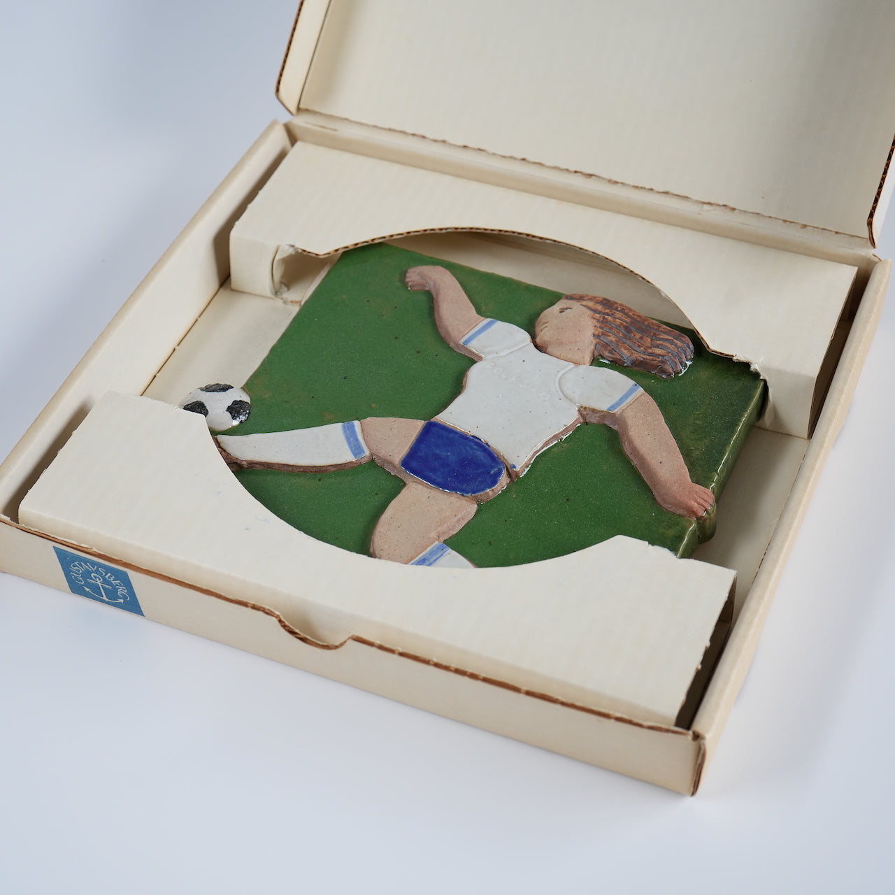 希少 リサ・ラーソン 女子サッカー（Damfotboll）の陶板 箱付き - 北欧食器タックショミュッケ