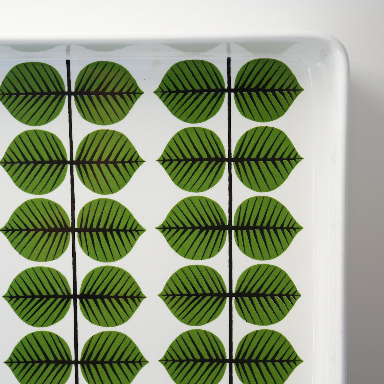 グスタフスベリ ベルサ（Bersa）スクエアプレート