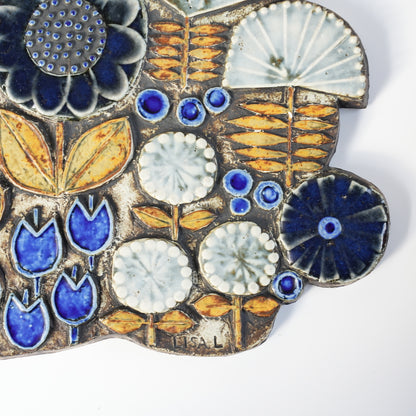 稀有丽莎·拉森·古斯塔夫斯堡花卉浮雕陶瓷匾