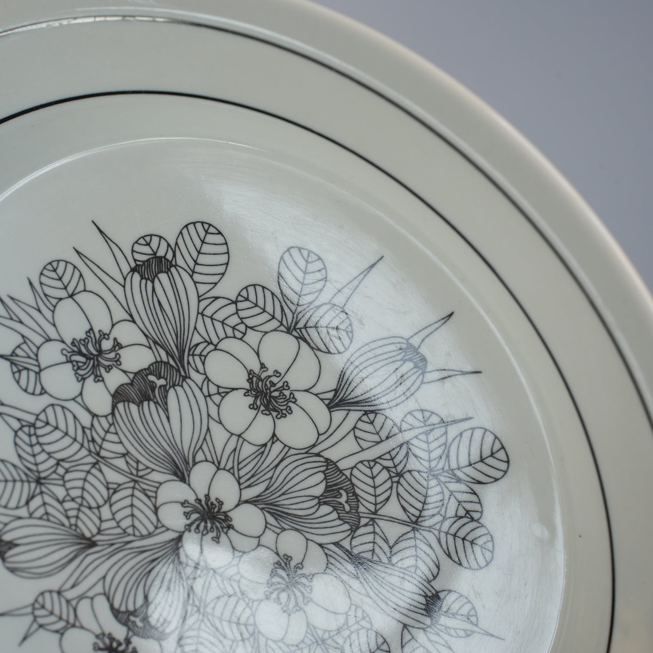 ARABIA アラビア　クロッカス 皿　プレート　24センチ アラビア（ARABIA）クロッカス（Krokus）24cmプレート - 北欧食器