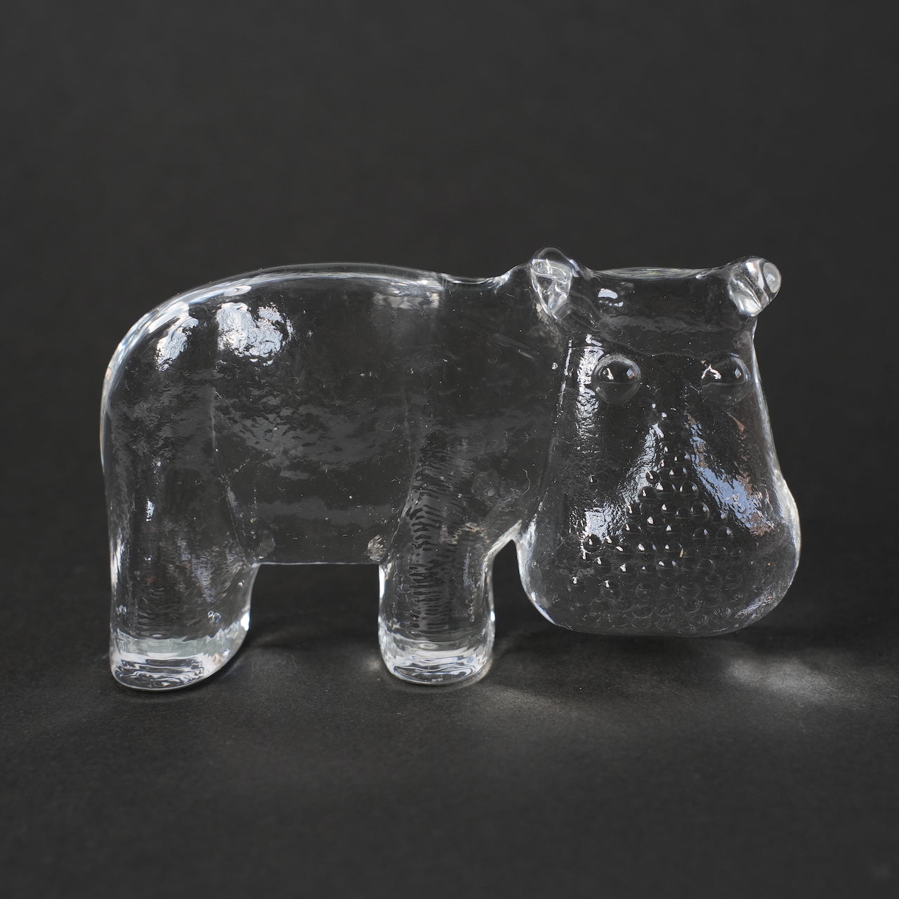 维特尔 Valeen Kosta Boda 玻璃罩“Frodhast”