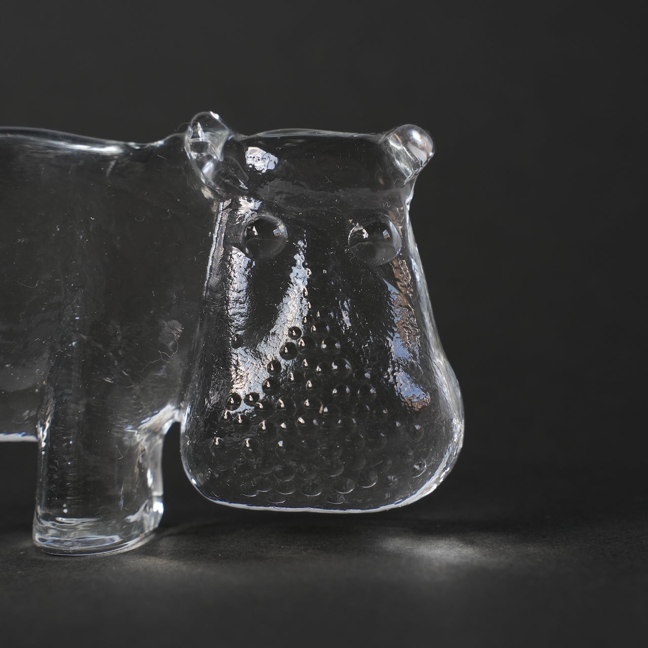 维特尔 Valeen Kosta Boda 玻璃罩“Frodhast”