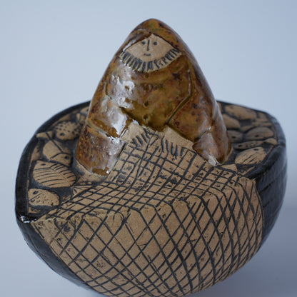 稀有颜色 Lisa Larson 渔夫（Fiskare i båt）物品 棕色衣服和黑色船体 稀有颜色变体