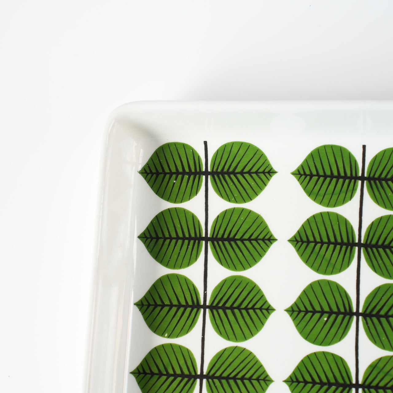 グスタフスベリ ベルサ（Bersa）特大サイズ スクエアプレート | 北欧