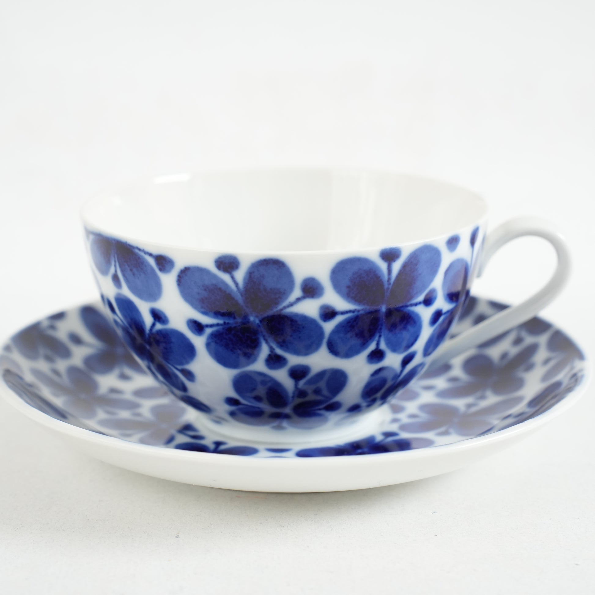 【ヴィンテージ】極美品 ロールストランド モナミ（Mon amie）ヴィンテージ ティーカップ＆ソーサー - 全体像