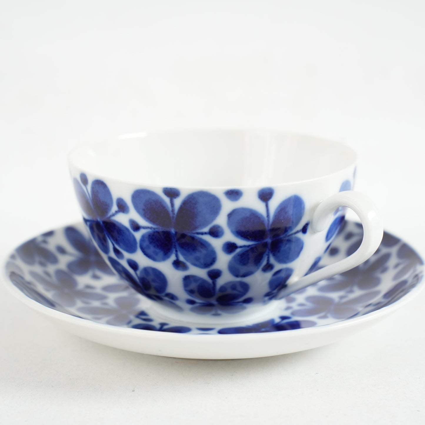 【ヴィンテージ】極美品 ロールストランド モナミ（Mon amie）ヴィンテージ ティーカップ＆ソーサー - デザイン・柄の詳細