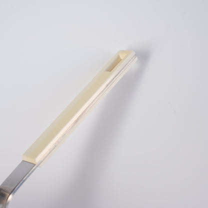 ボダ ビュッフェ（Buffé）フォーク 18.5cm シグネ・ペション=メリン デザイン 裏面（バックスタンプ）