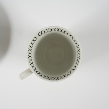 貫入あり ARABIA（アラビア）Emilia（エミリア）コーヒーカップ＆ソーサー 縦長フォルム