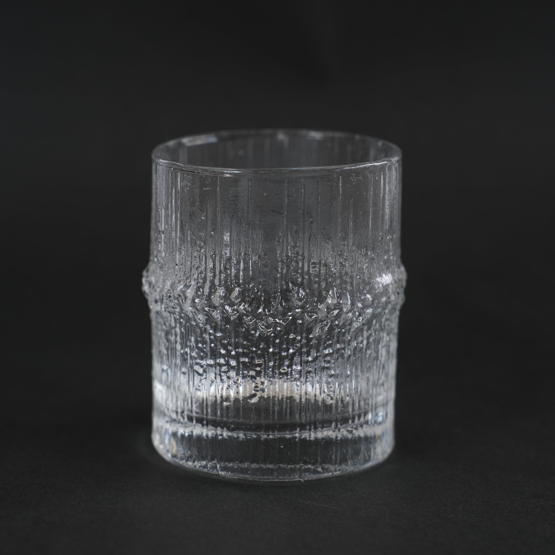 イッタラ（iittala）タピオ・ヴィルカラ ニヴァ（Niva）ヴィンテージ ウイスキーグラス