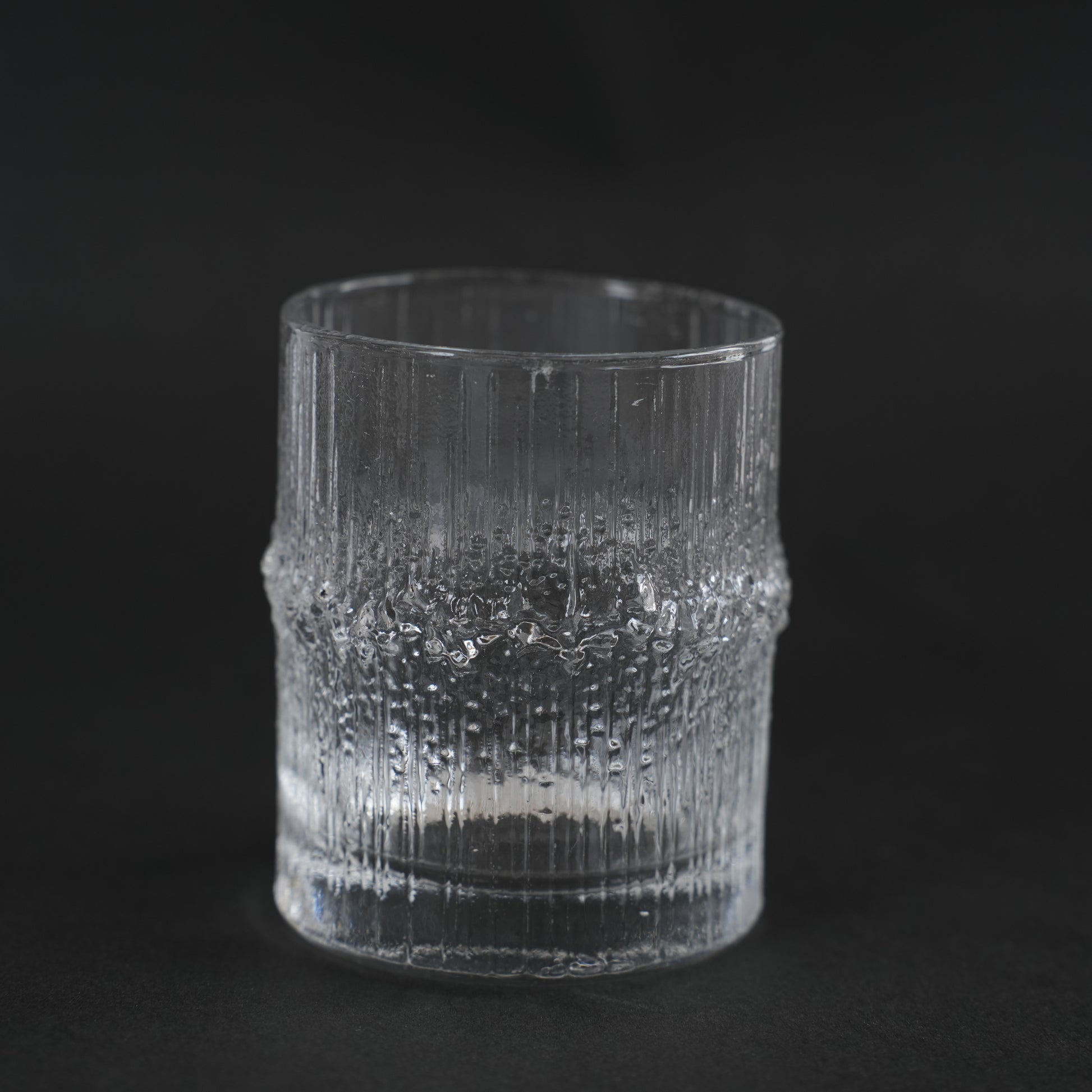 イッタラ（iittala）タピオ・ヴィルカラ ニヴァ（Niva）ヴィンテージ ウイスキーグラス