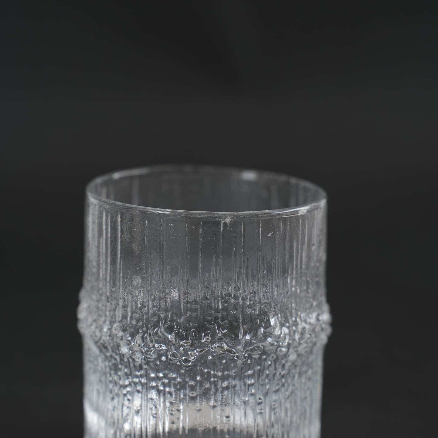 イッタラ（iittala）タピオ・ヴィルカラ ニヴァ（Niva）ヴィンテージ ウイスキーグラス
