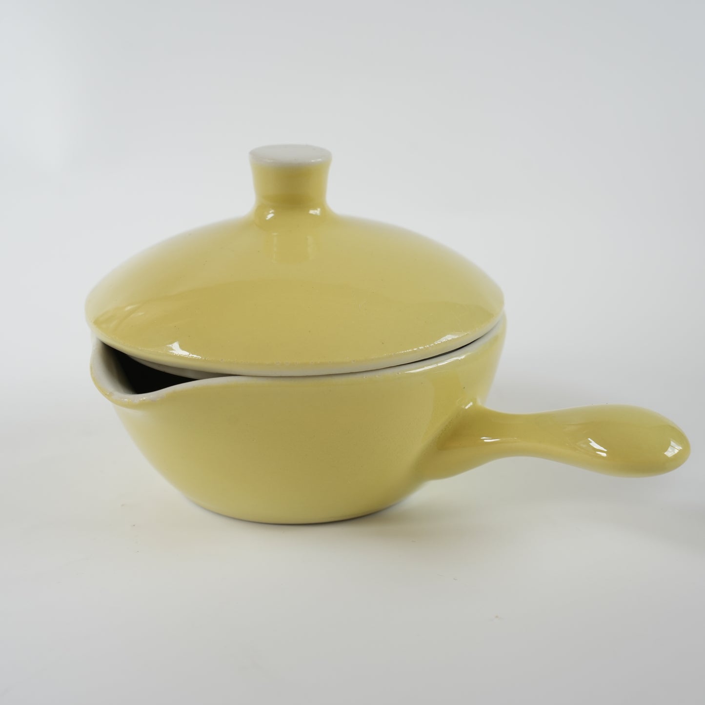 グスタフスベリ ゲフィール（Gefyr）蓋付きココット皿 イエロー