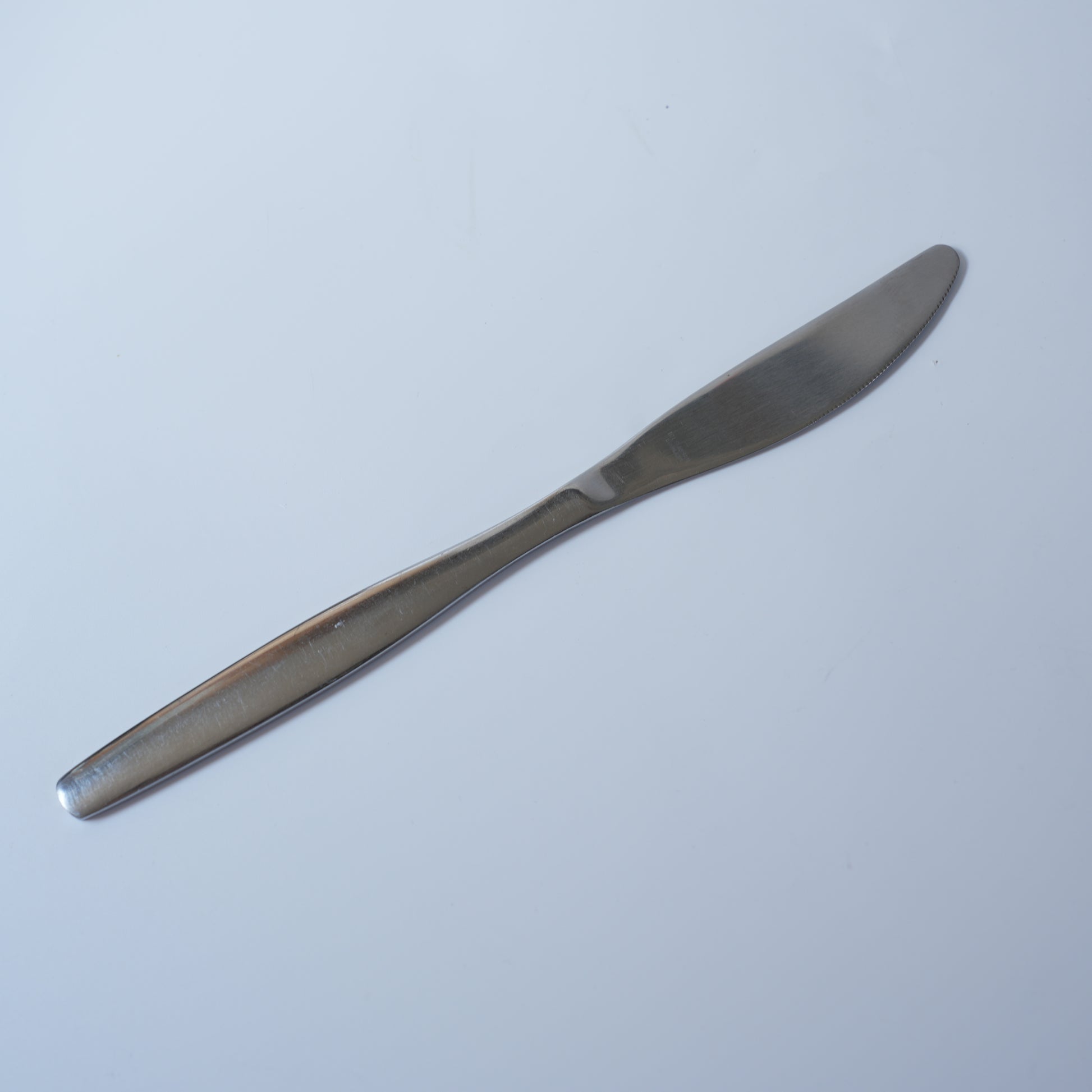 ニルスヨハン（NilsJohan）カプリ（Capri）ディナーナイフ 波刃 20.5cm アダム・ティルストルップ 北欧ヴィンテージカトラリー