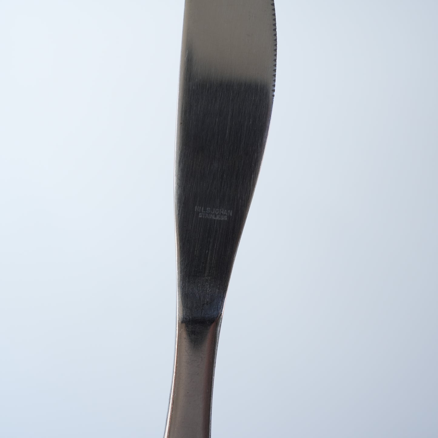 ニルスヨハン（NilsJohan）カプリ（Capri）ディナーナイフ 波刃 20.5cm アダム・ティルストルップ 北欧ヴィンテージカトラリー