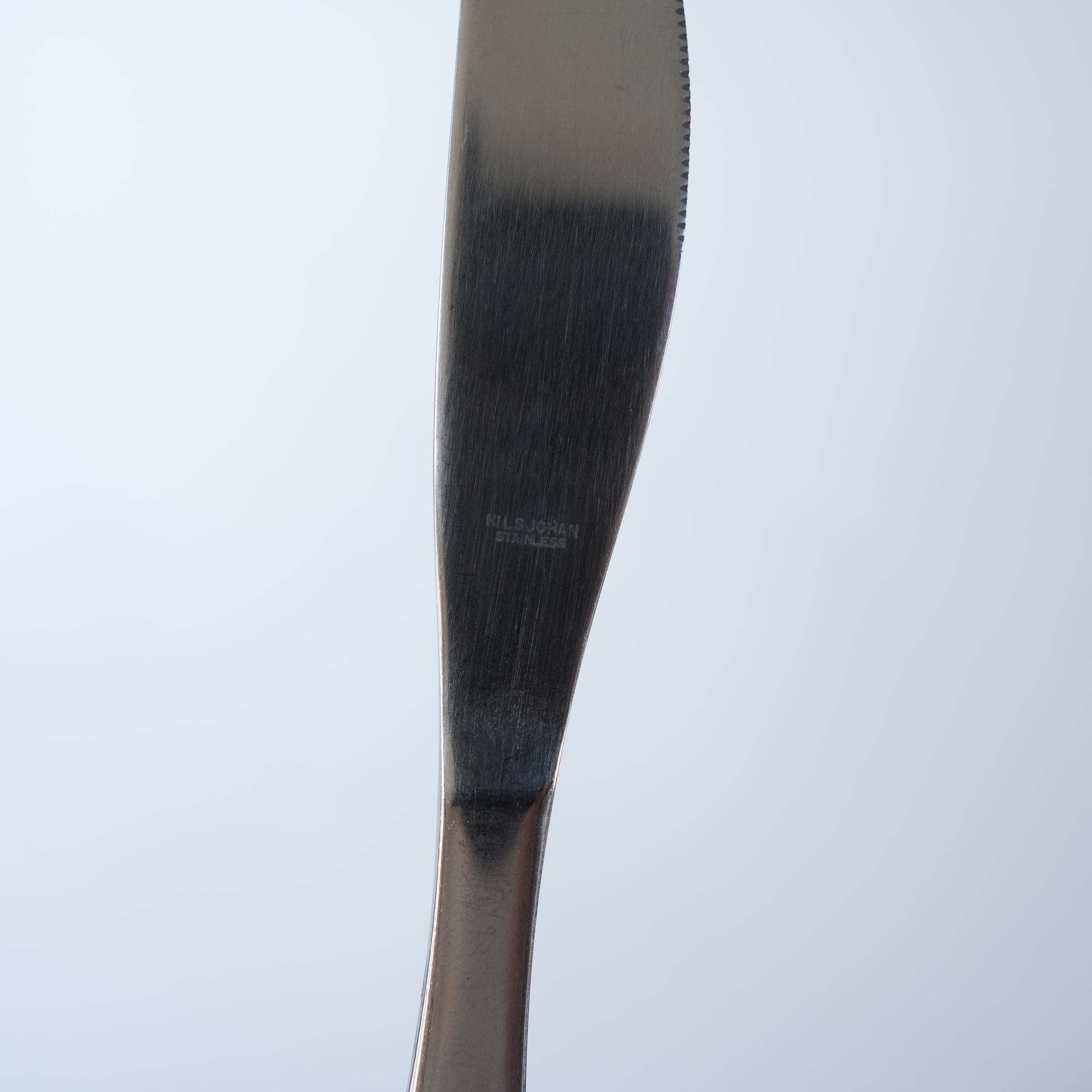 ニルスヨハン（NilsJohan）カプリ（Capri）ディナーナイフ 波刃 20.5cm アダム・ティルストルップ 北欧ヴィンテージカトラリー