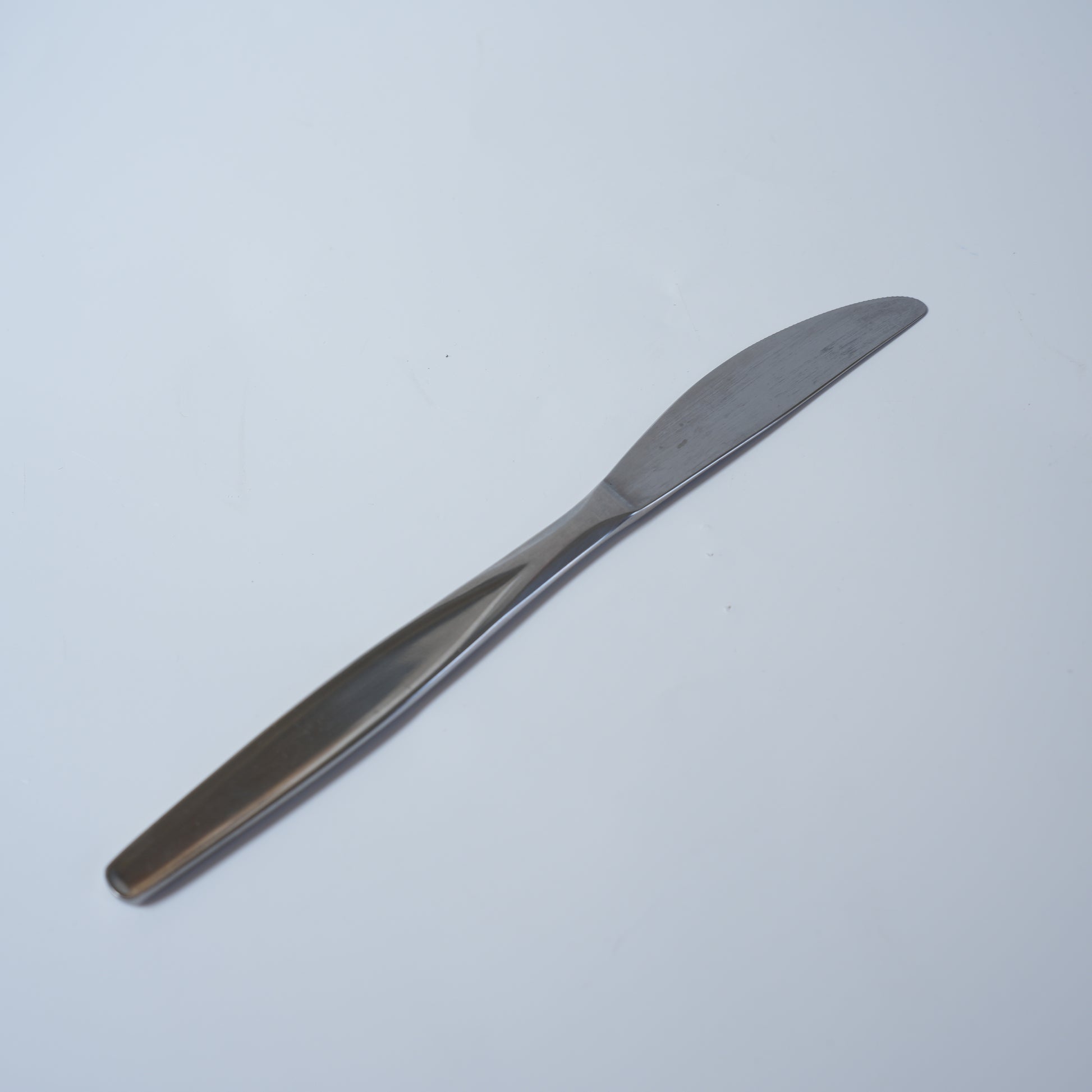 ニルスヨハン（NilsJohan）カプリ（Capri）テーブルナイフ 波刃 19.5cm アダム・ティルストルップ 北欧ヴィンテージカトラリー