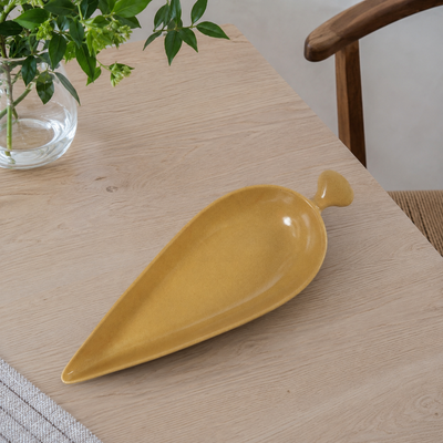 グスタフスベリ ゲフィール（Gefyr）リーフ型プレート 30cm マスタード