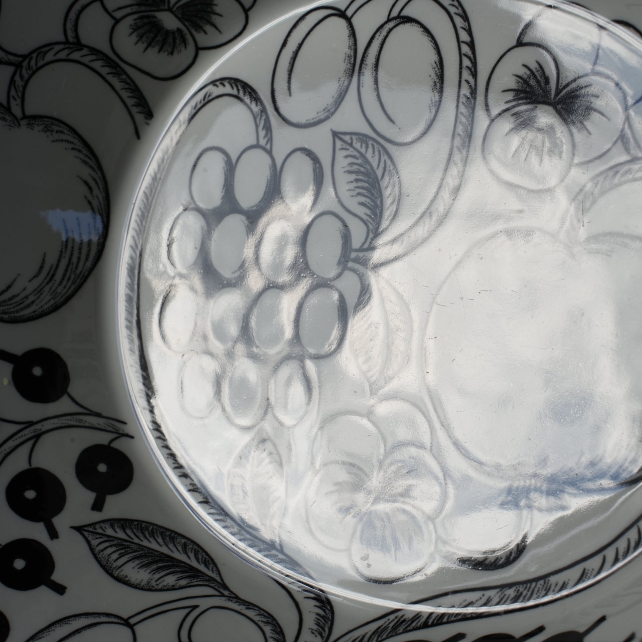 希少サイズ【最初期モデル】アラビア（ARABIA）ブラックパラティッシ（Paratiisi）大サイズ ボウル - バックスタンプ・裏印