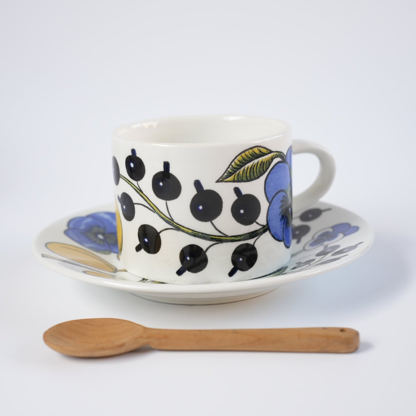 訳あり品【ヴィオラロゴ】アラビア（ARABIA）パラティッシ（Paratiisi）ティーカップ＆ソーサー - 全体像