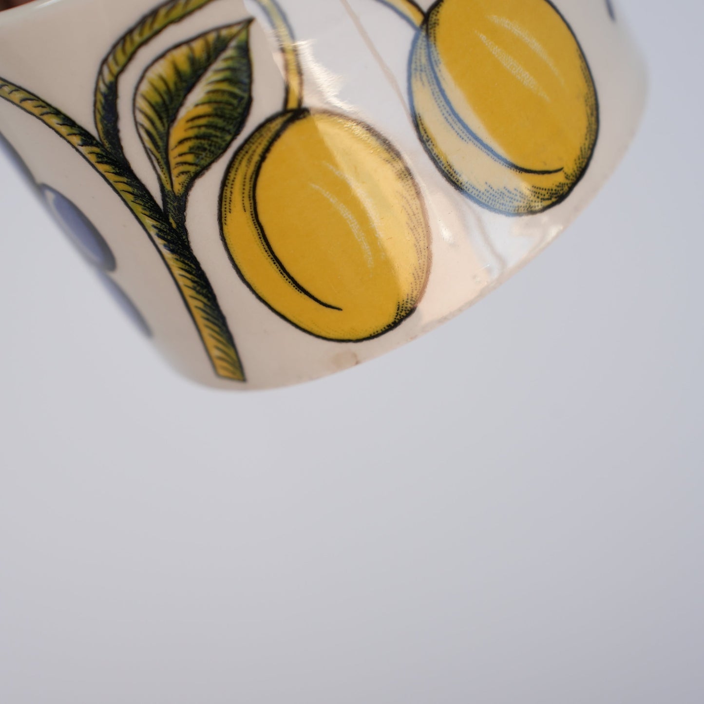 訳あり品【ヴィオラロゴ】アラビア（ARABIA）パラティッシ（Paratiisi）ティーカップ＆ソーサー 裏面（バックスタンプ）