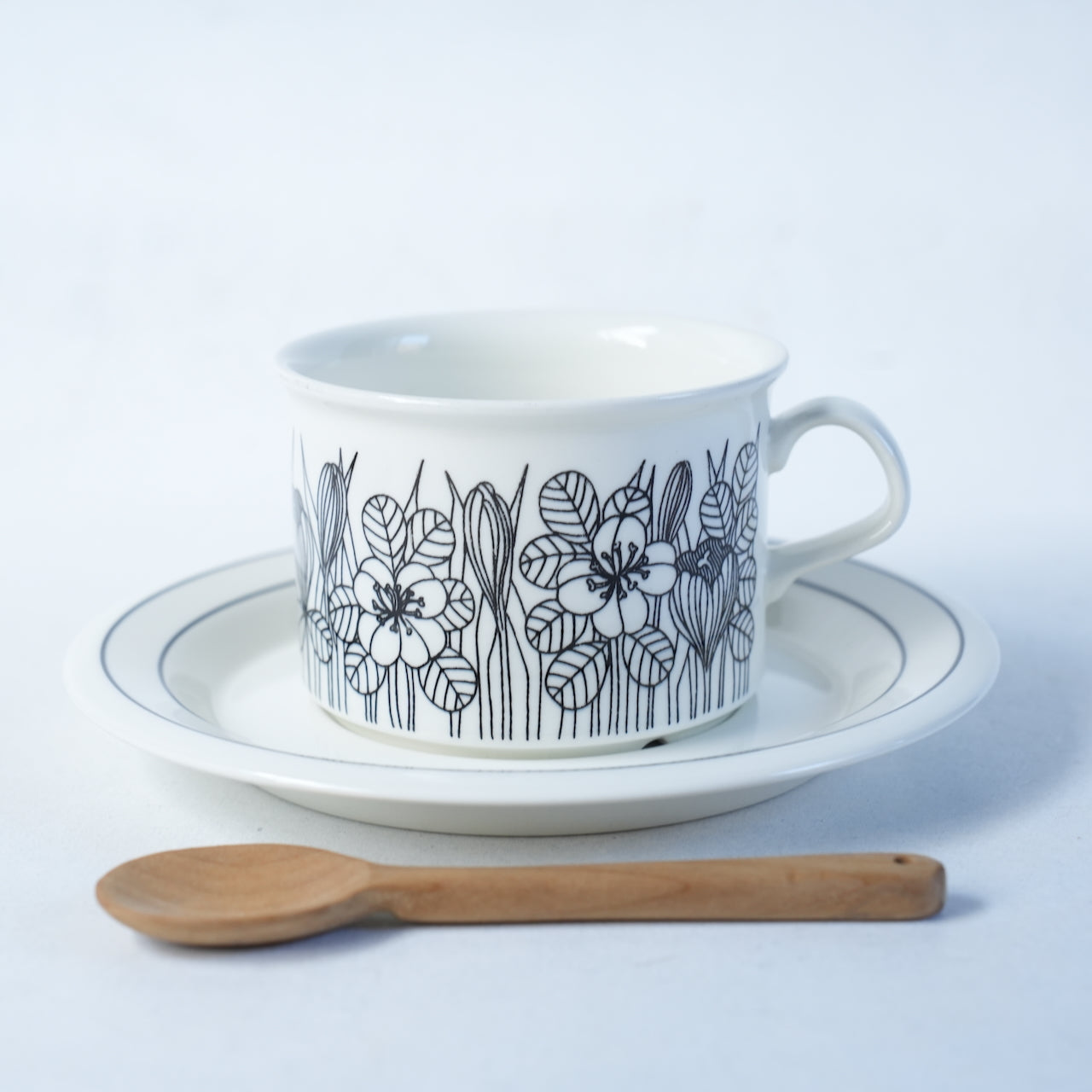 訳あり品 希少サイズ アラビア（ARABIA）クロッカス（Krokus）ティーカップ＆ソーサー - ARABIA - 北欧食器タックショミュッケ