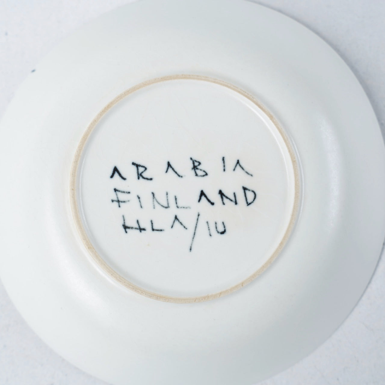 貫入あり ARABIA ヒルッカ・リーサ・アホラ（HLA）ひまわり（Aurinkoruusu）深皿 - ディテール 1