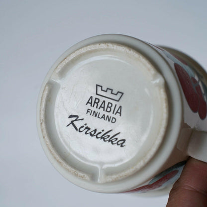 訳あり ARABIA キルシッカ（Kirsikka）コーヒーカップ＆ソーサー - バックスタンプ・裏印