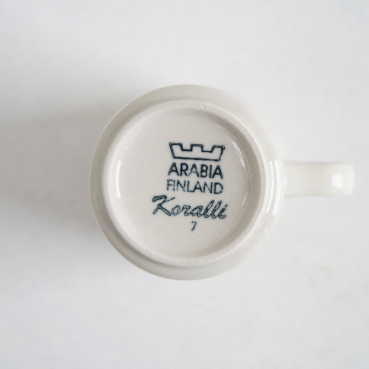 ARABIA コラーリ（Koralli）コーヒーカップ＆ソーサー - バックスタンプ・裏印