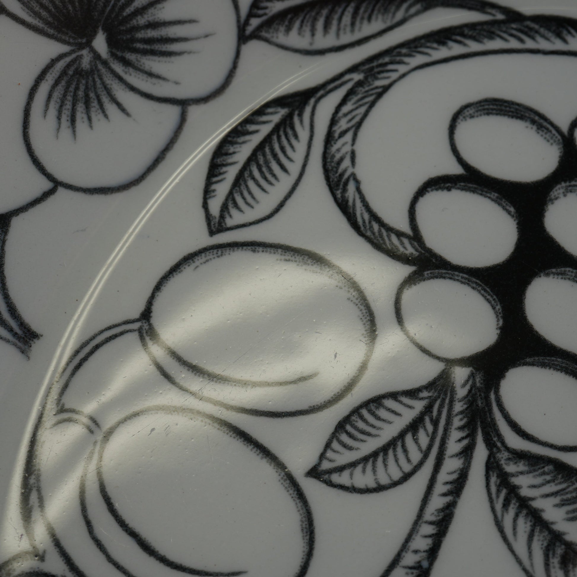 最初期モデル アラビア パラティッシ ブラック（Paratiisi）25cm オーバルプレート 2 - バックスタンプ・裏印